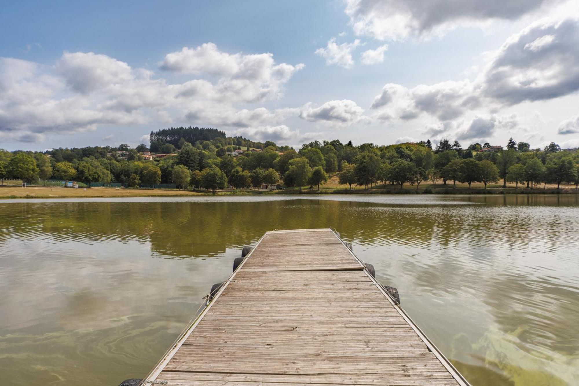 Les Demeures Du Lac Saint-Rémy-sur-Durolle Eksteriør bilde