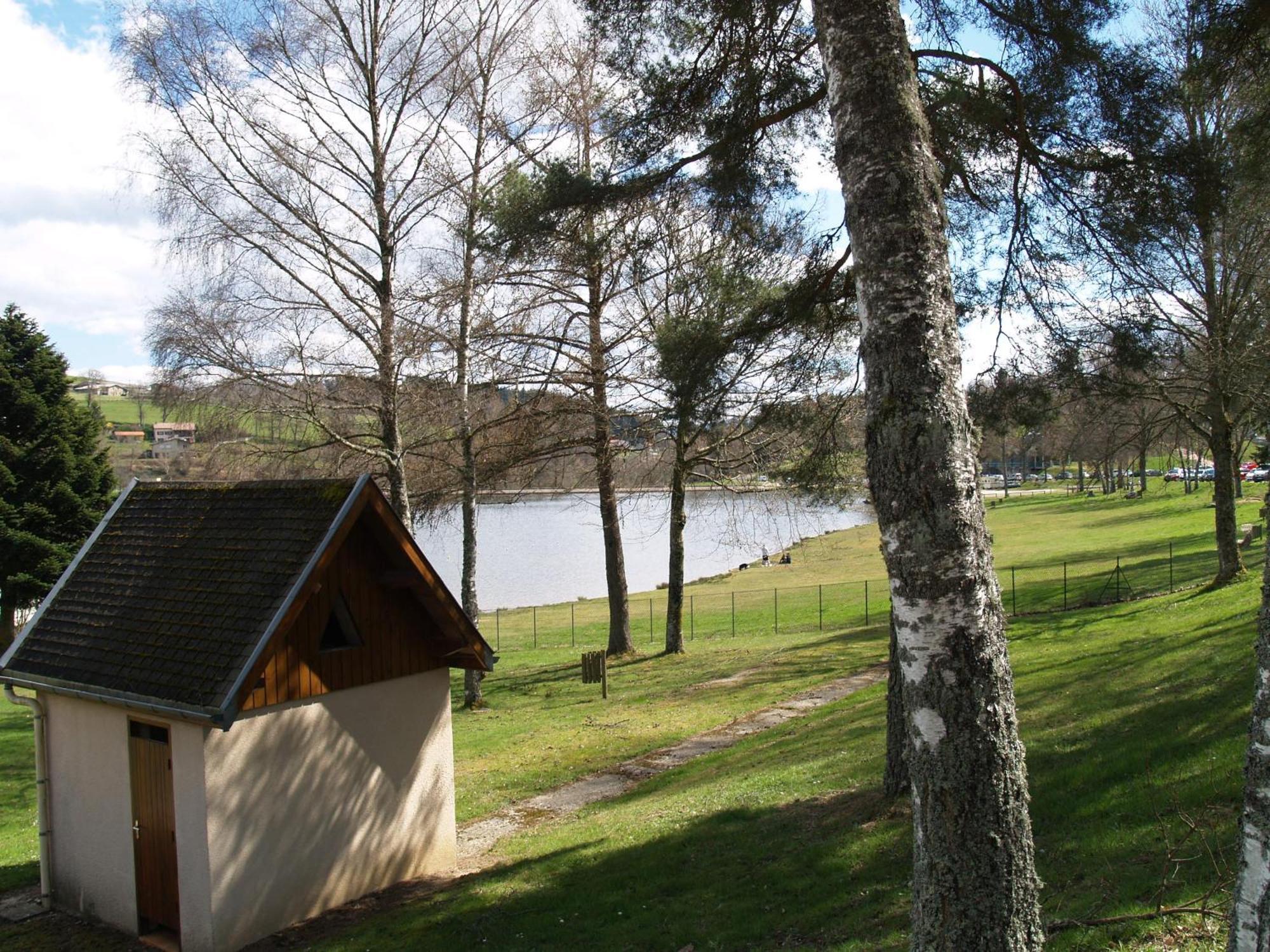 Les Demeures Du Lac Saint-Rémy-sur-Durolle Eksteriør bilde